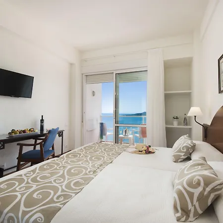 فندق Aluasun Doblemar 4*